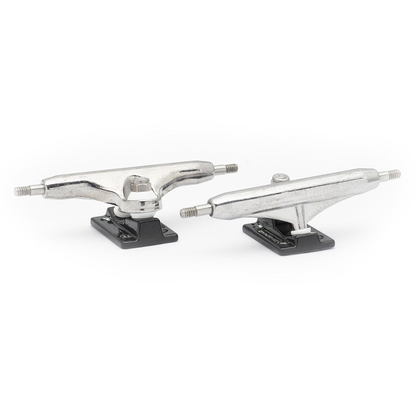 dynamic trucks 34mm width chrome hanger black baseplate