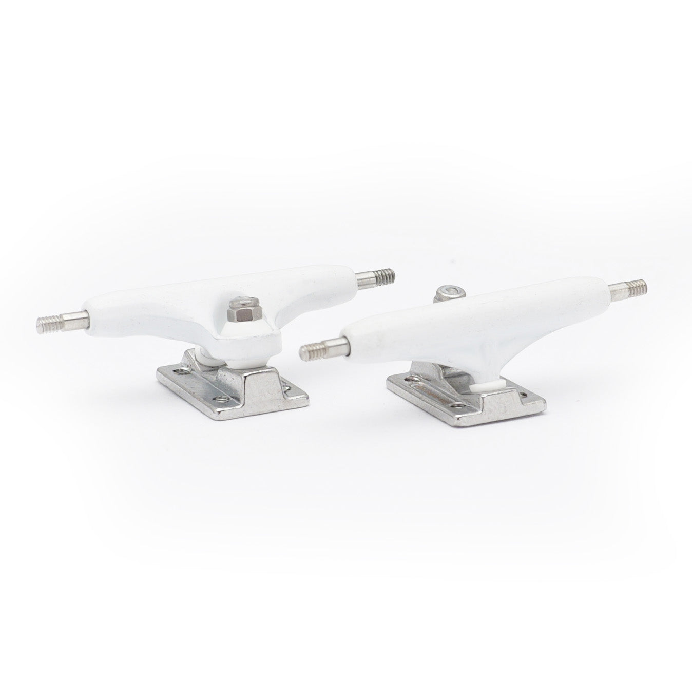 dynamic fingerboard trucks 32mm width white hanger chrome locknut baseplate