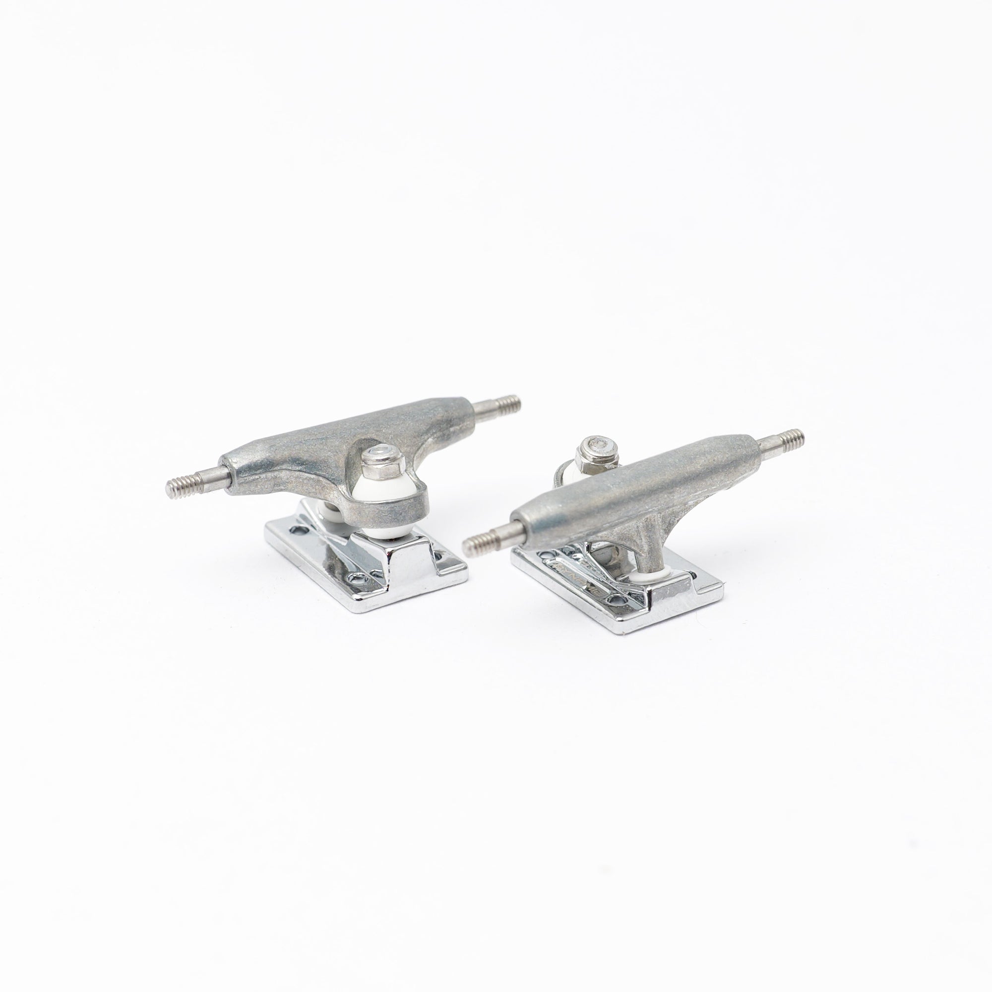 Dynamic Trucks - 26mm Raw Hanger Chrome Baseplate Special Edition