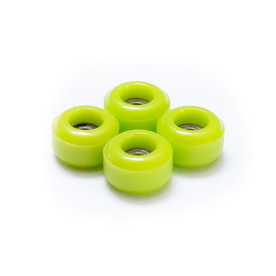 set of 4 bearing wheels street shape 7.5mm diameter neon green color