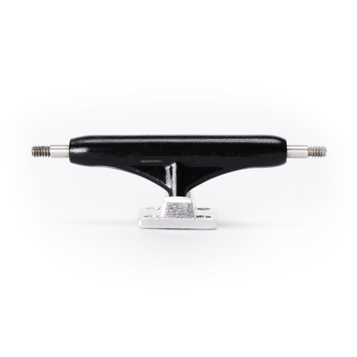 32mm dynamic trucks set black hanger chrome baseplate