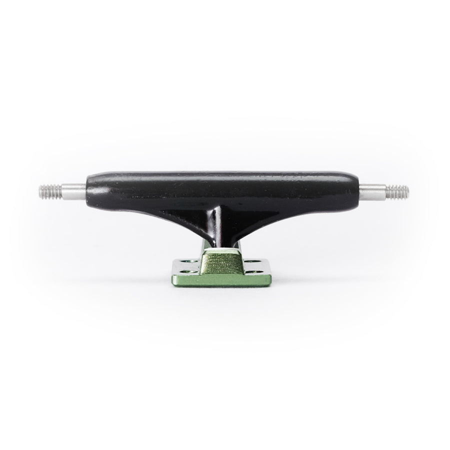 32mm dynamic trucks set black hanger dark green baseplate