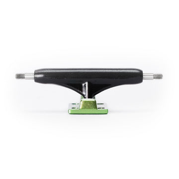 32mm dynamic trucks set black hanger lime green baseplate