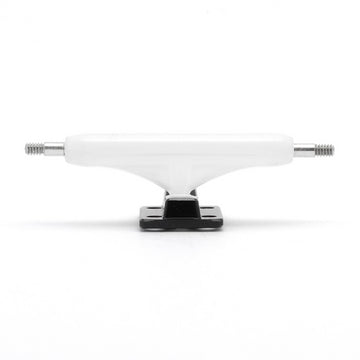 dynamic trucks 32mm white hanger black baseplate