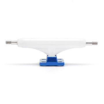 dynamic trucks 32mm white hanger blue baseplate