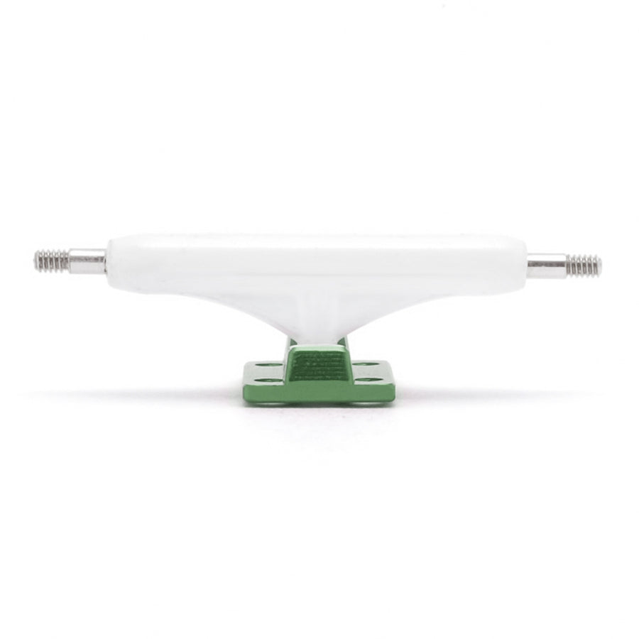 dynamic trucks 32mm white hanger dark green baseplate