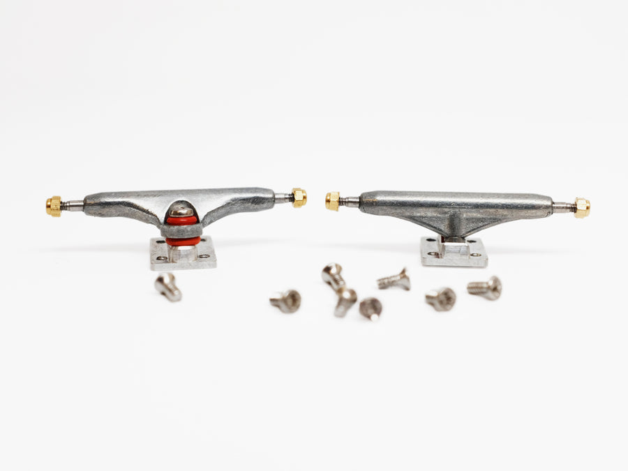 dynamic trucks 34mm raw hanger silver baseplate with hardware